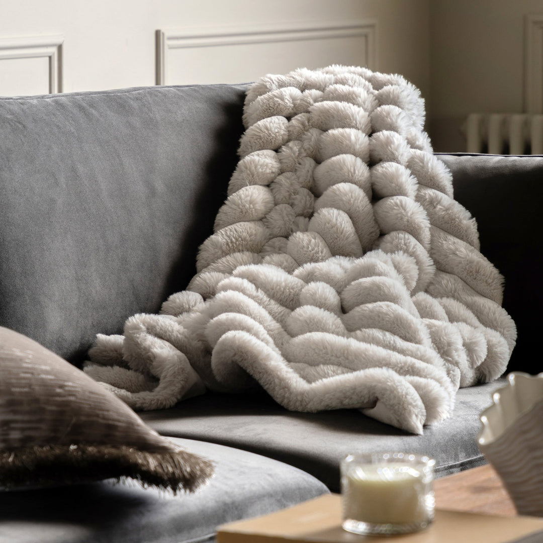 Throws & Blankets