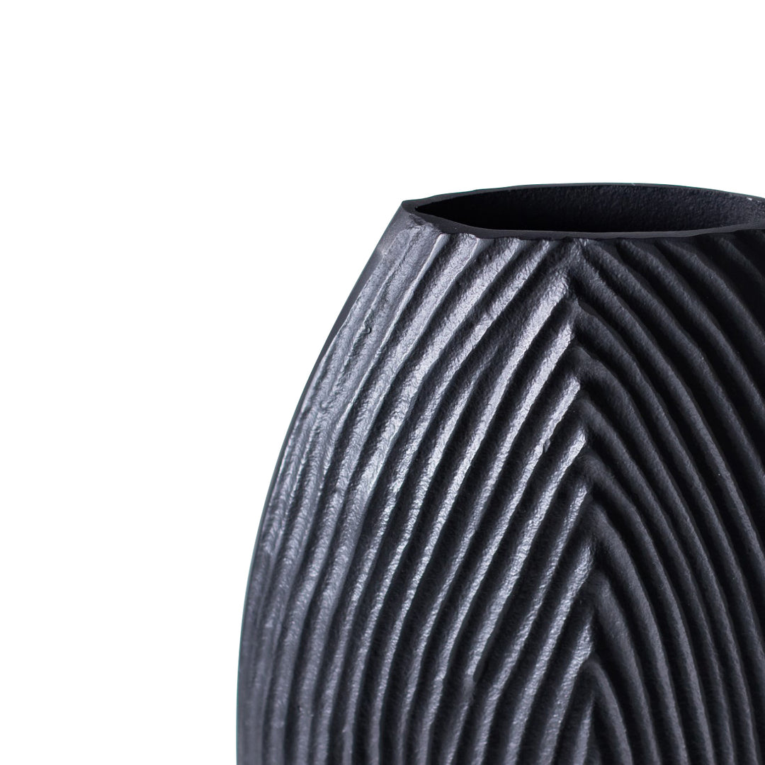 Darsa Ridged Vase - Black Libra 2
