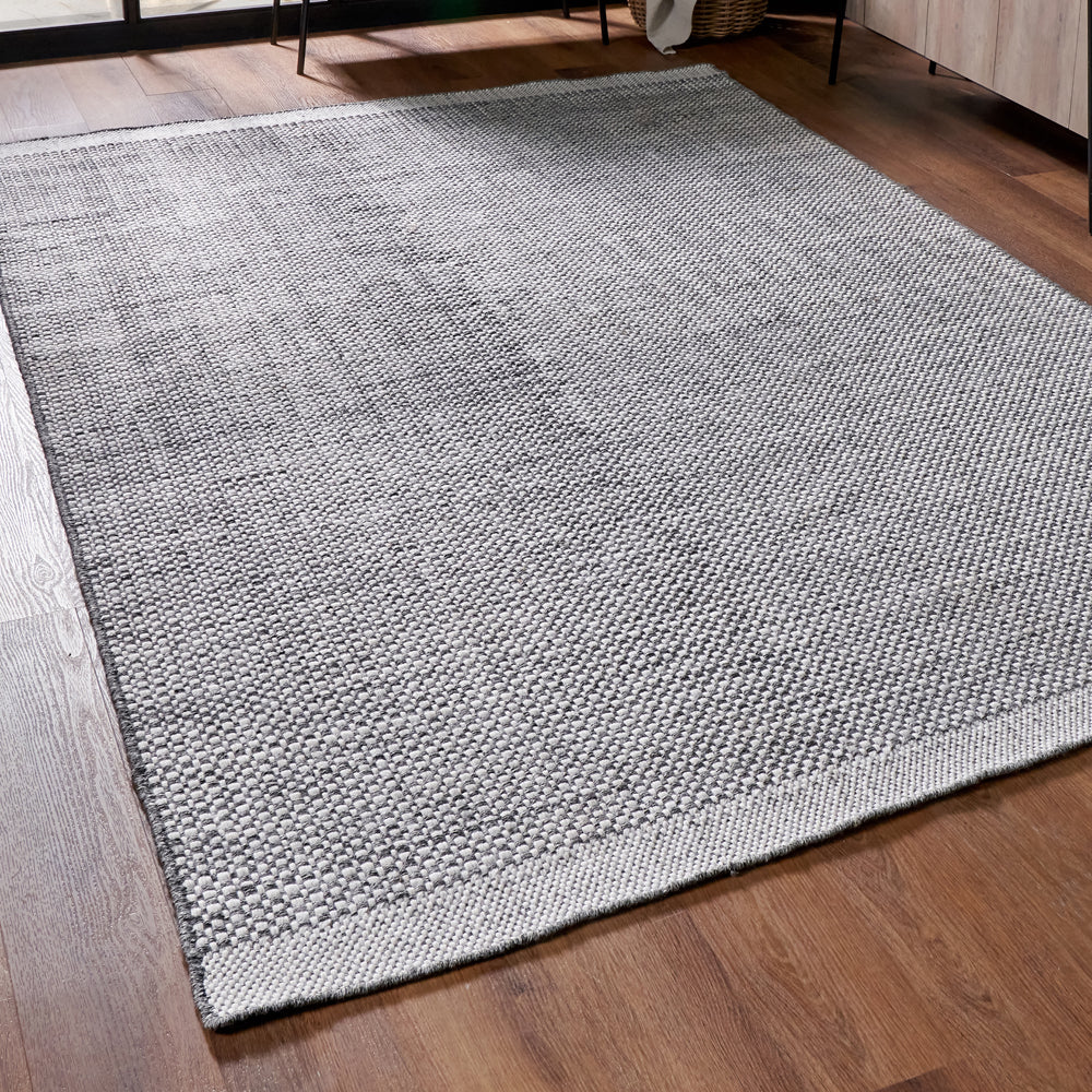 Olivia's Indoor Outdoor Graphite and White Basket Weave Design Rug