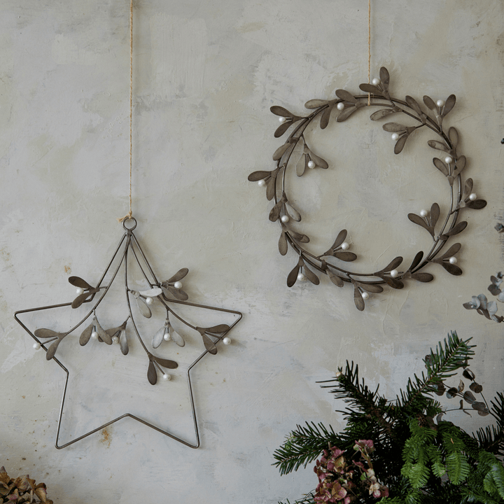 Mistletoe Wreath - Galvanised Ivyline 1