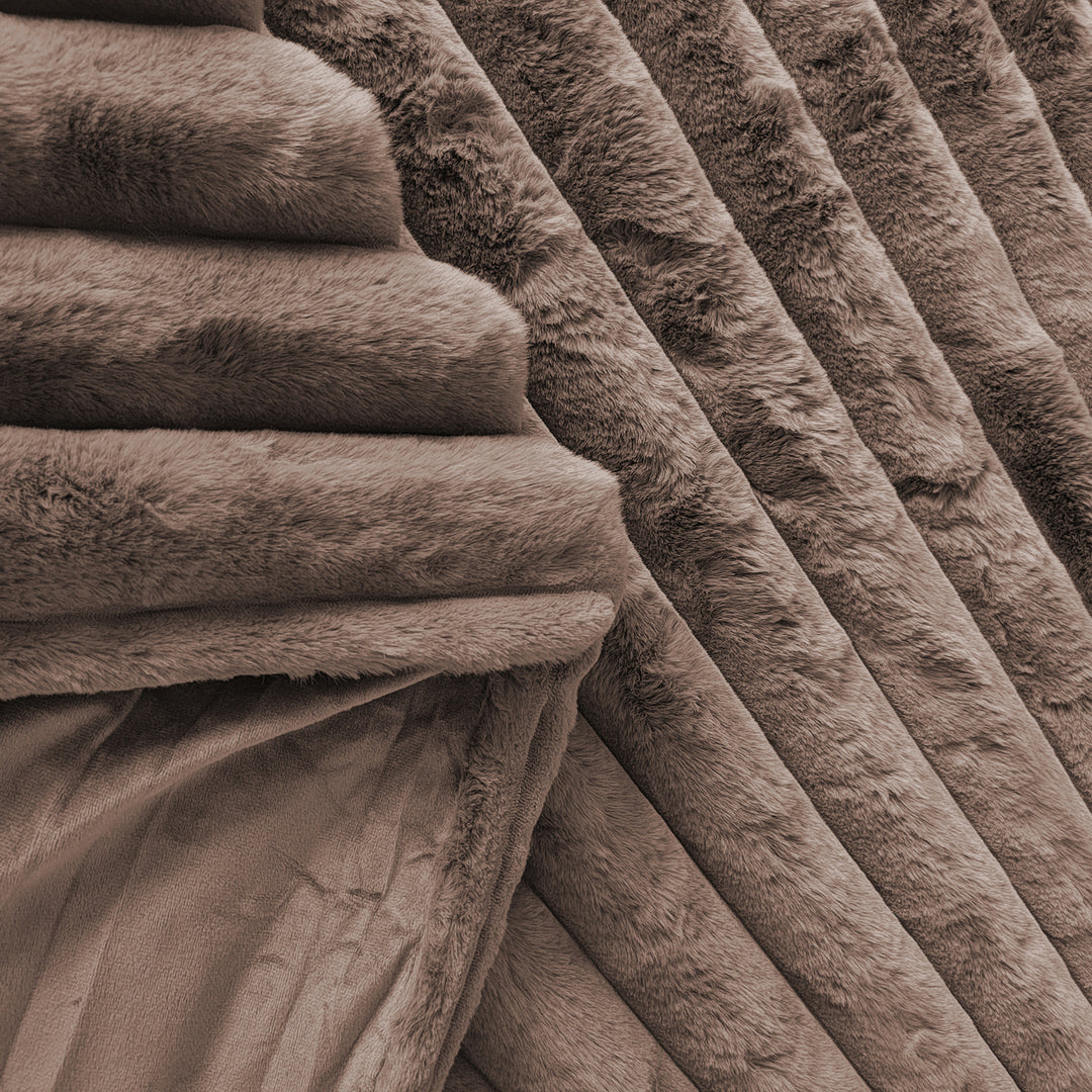 Chic Furenzo Throw - Taupe
