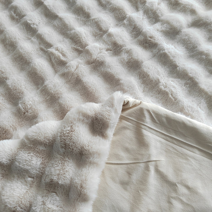 Cosy Fluff Throw - Cream
