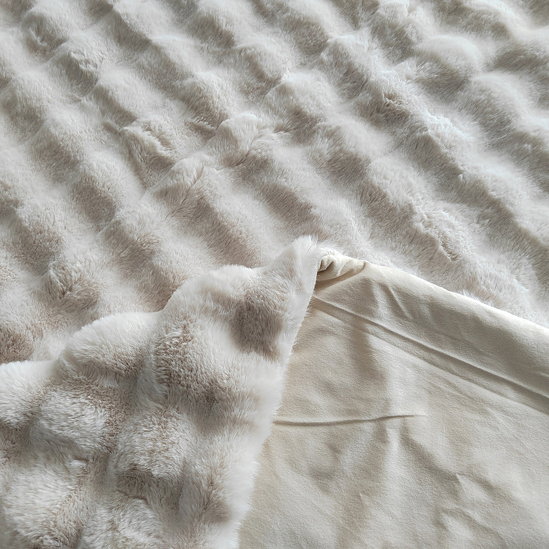 Cosy Fluff Throw - Cream