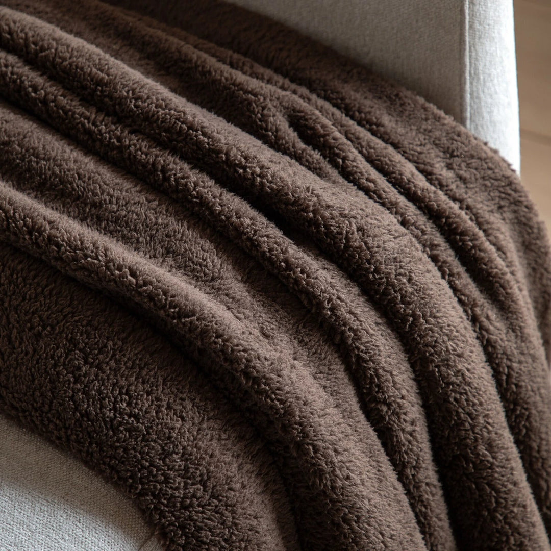 Teddy Fleece Throw - Chocolate