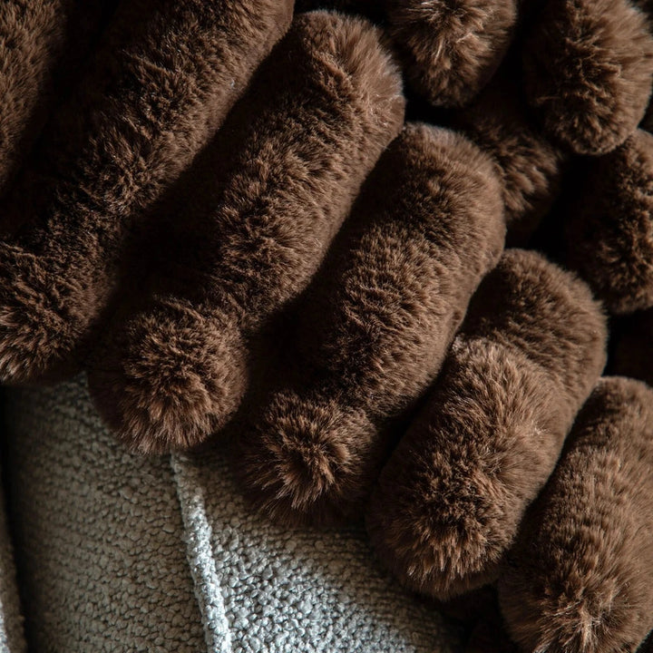 Ribbed Faux Fur Throw - Chocolate