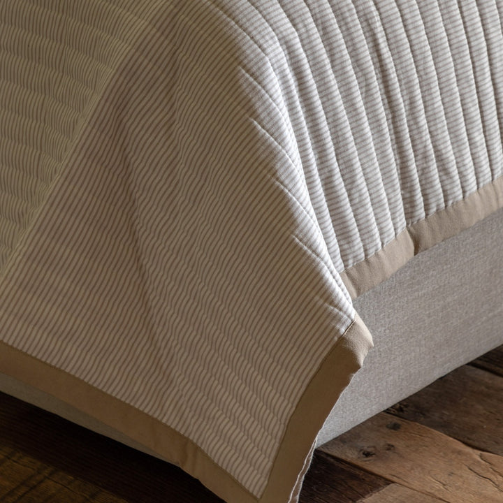 Serene Quilted Bedspread - Oatmeal