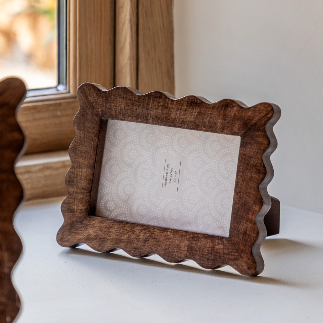 Ava Wooden Scallop Photo Frame
