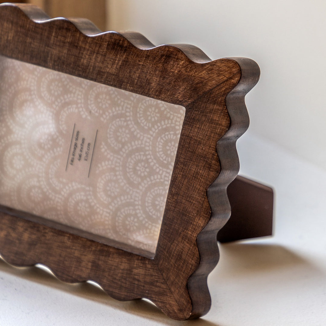 Ava Wooden Scallop Photo Frame