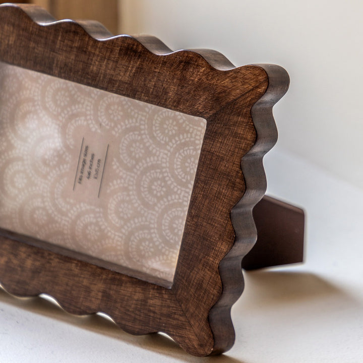 Ava Wooden Scallop Photo Frame