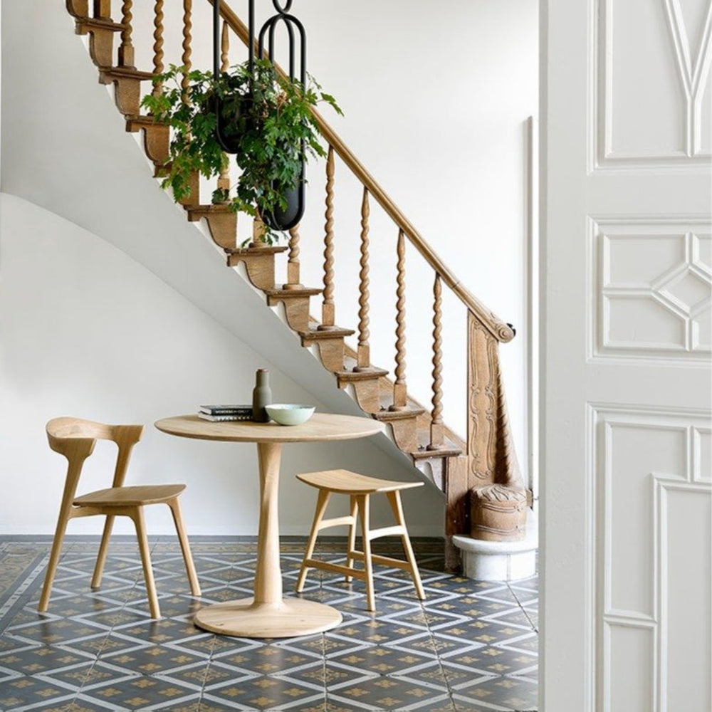 Torsion Round Dining Table - Varnished Oak Ethnicraft 2