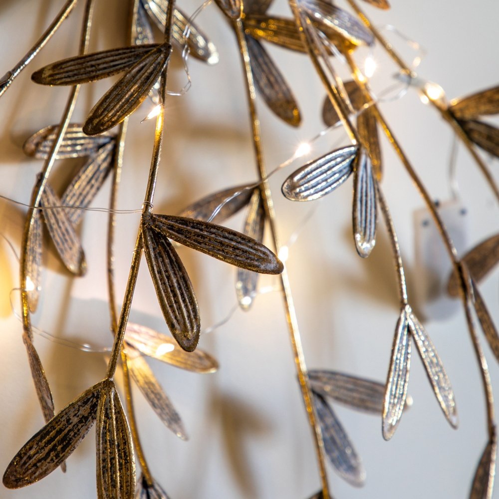 Gallery Interiors LED Mistletoe Bundle in Gold