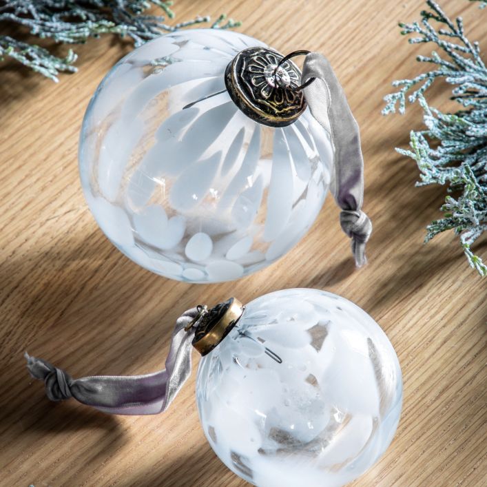 Gallery Interiors Set of 6 Lola Baubles in White