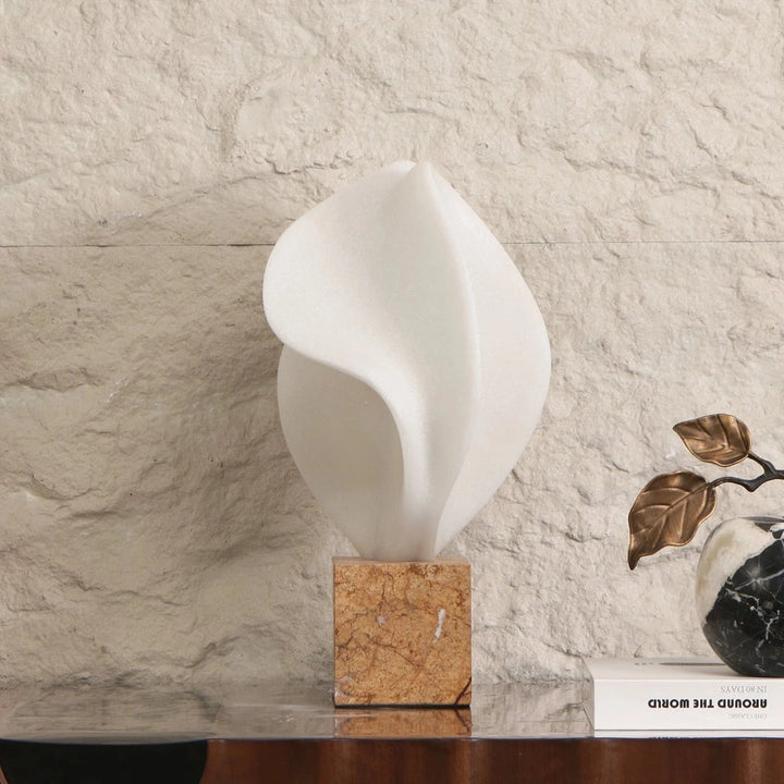 Calla Sculpture - White Marble Effect