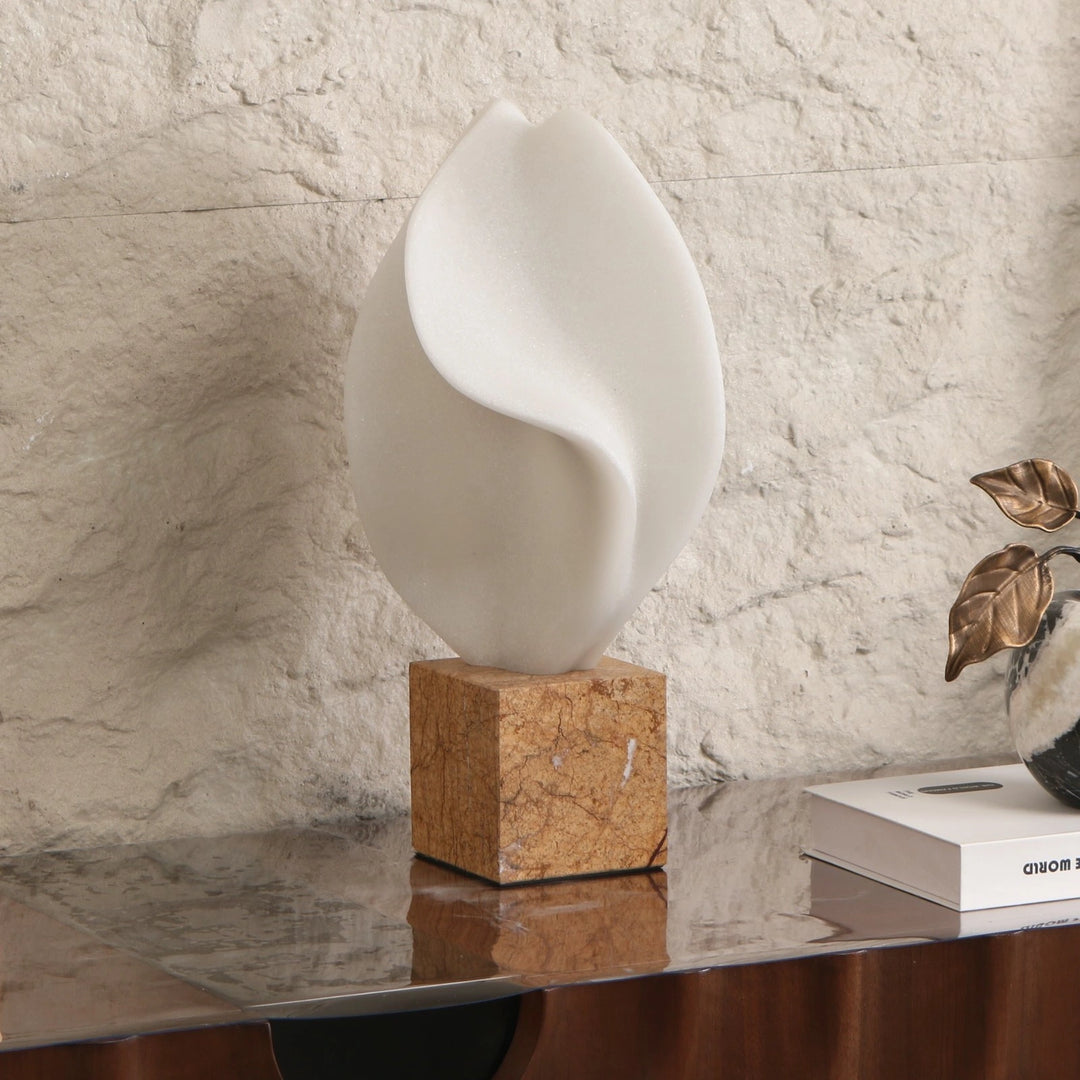 Calla Sculpture - White Marble Effect