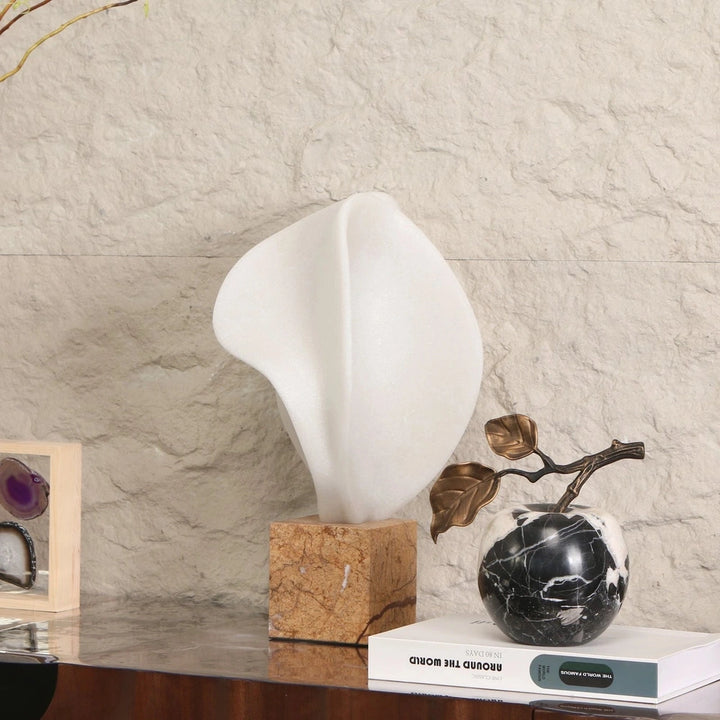Calla Sculpture - White Marble Effect