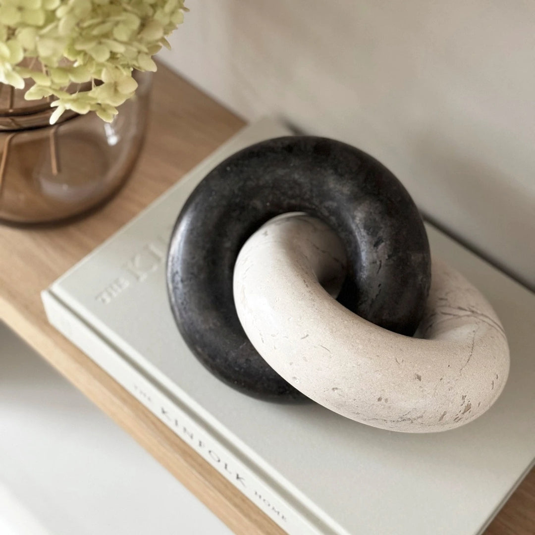 Chain Round Marble Ornament
