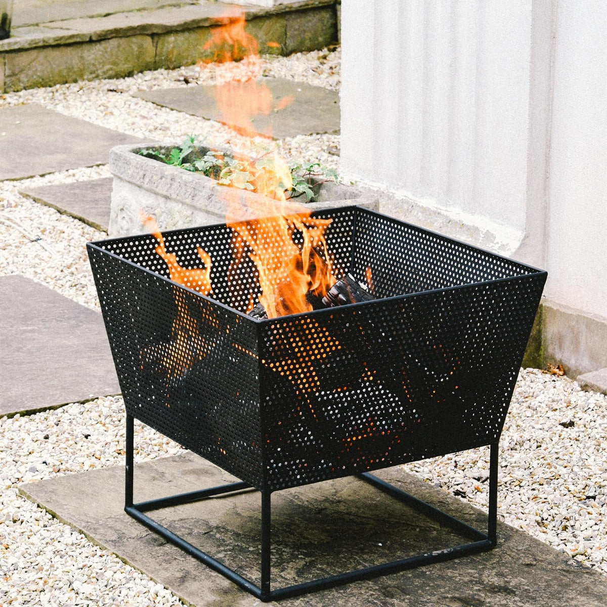 Ivyline Outdoor Norfolk Fire Pit Black Iron