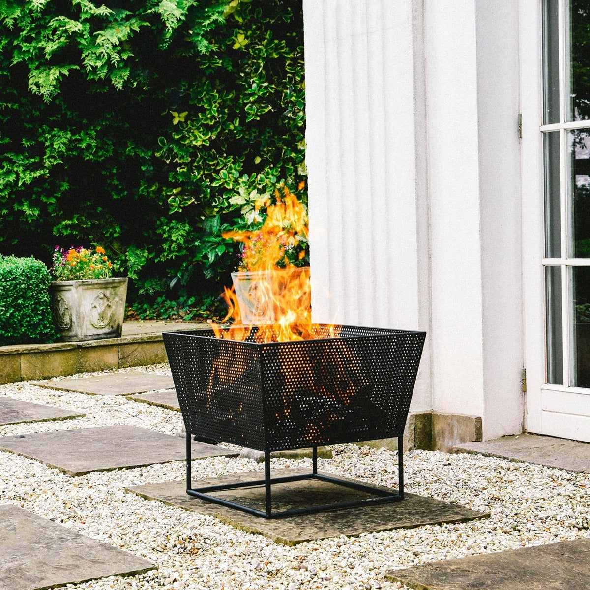 Ivyline Outdoor Norfolk Fire Pit Black Iron