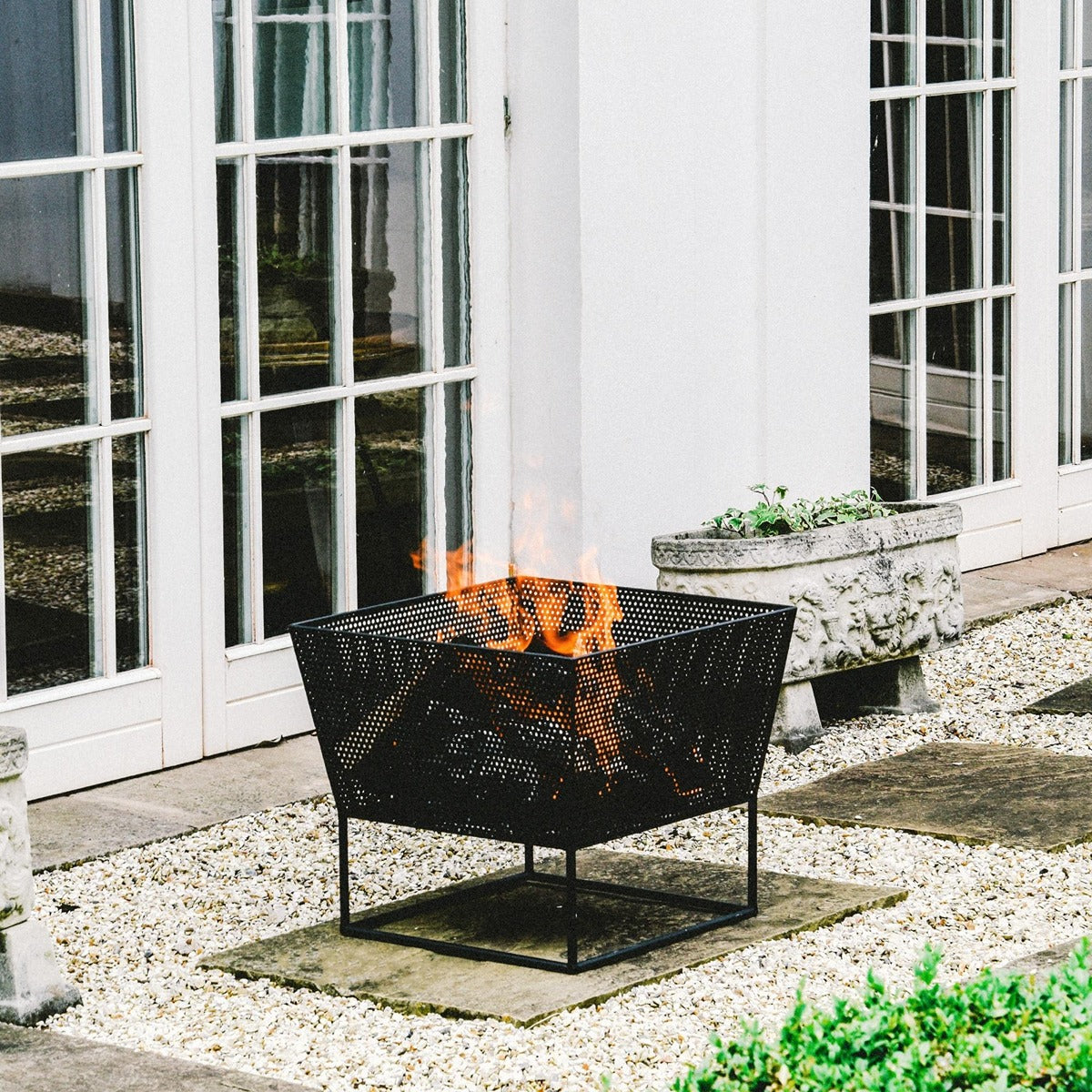 Ivyline Outdoor Norfolk Fire Pit Black Iron