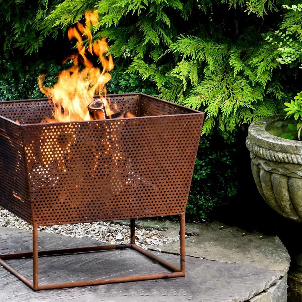 Ivyline Outdoor Norfolk Fire Pit Rust Iron