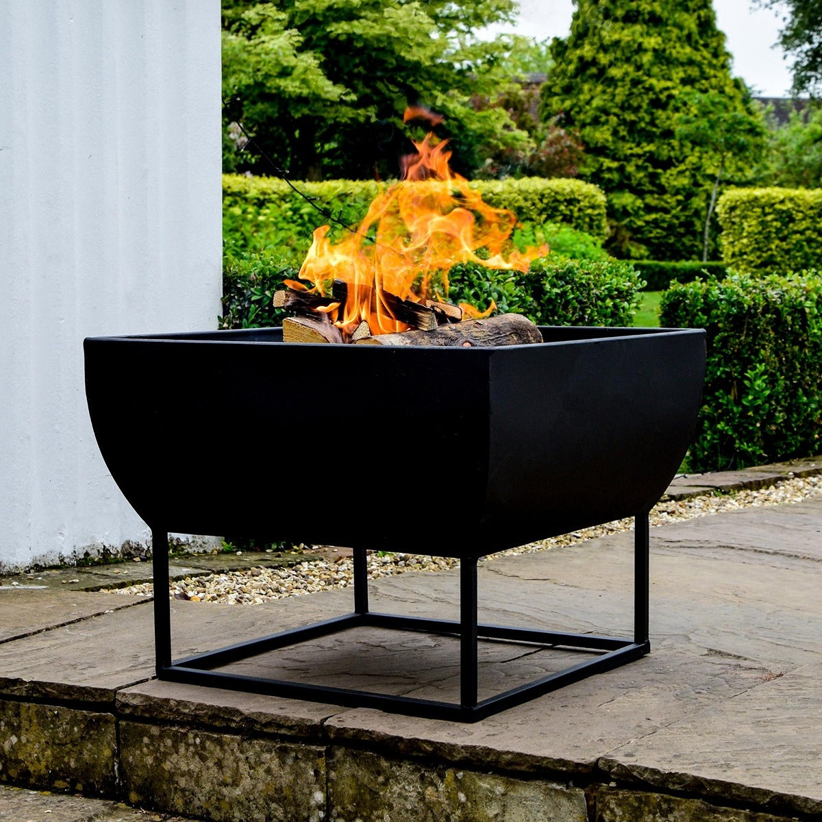 Ivyline Outdoor Windermere Fire Pit Black Iron