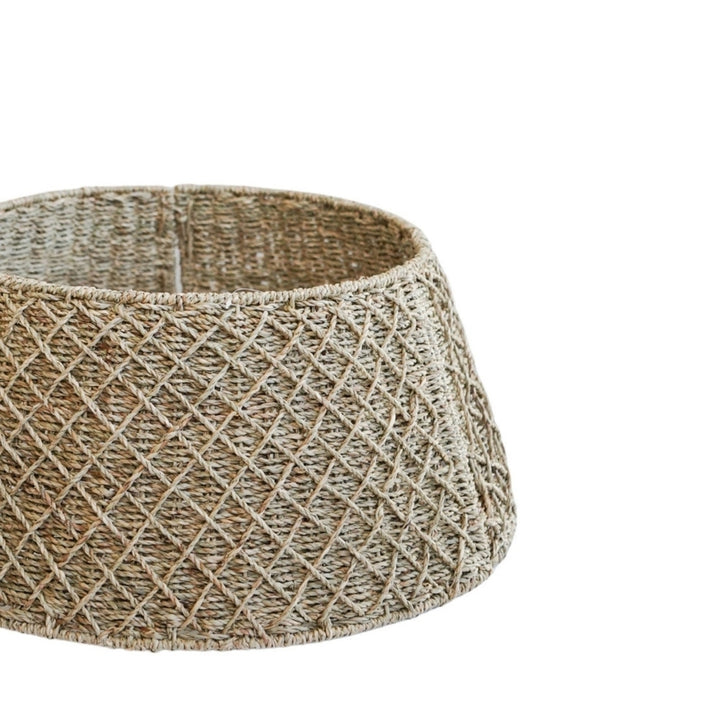 Foldable Diamond Round Wicker Tree Skirt Ivyline 4