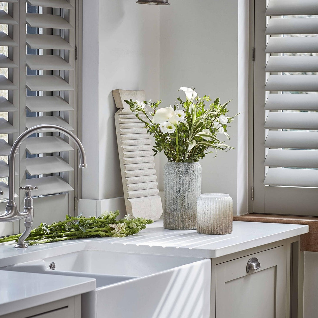 Verre Frosted Ribbed Glass Vase - Gold Ivyline 4