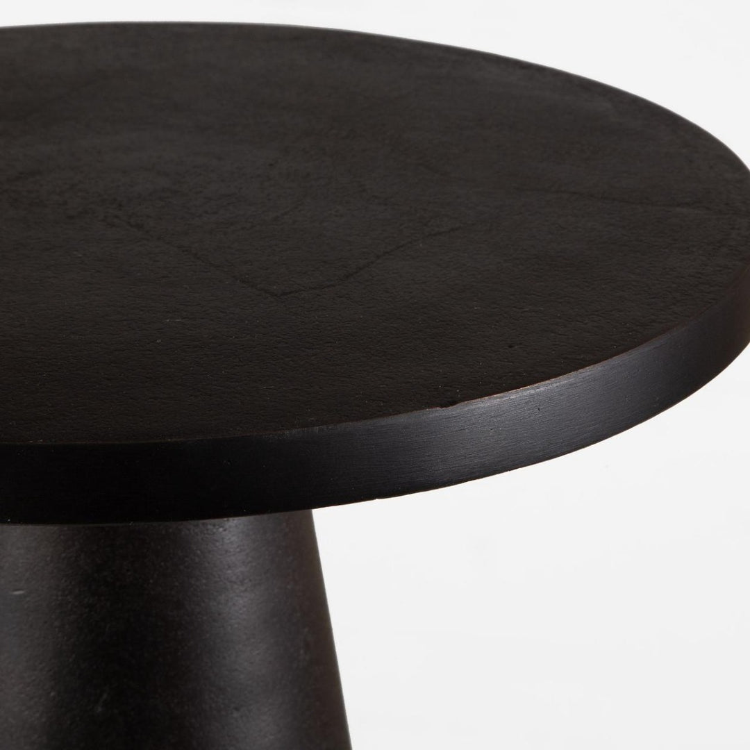 Tulip Round Side Table - Black Keiichi 3