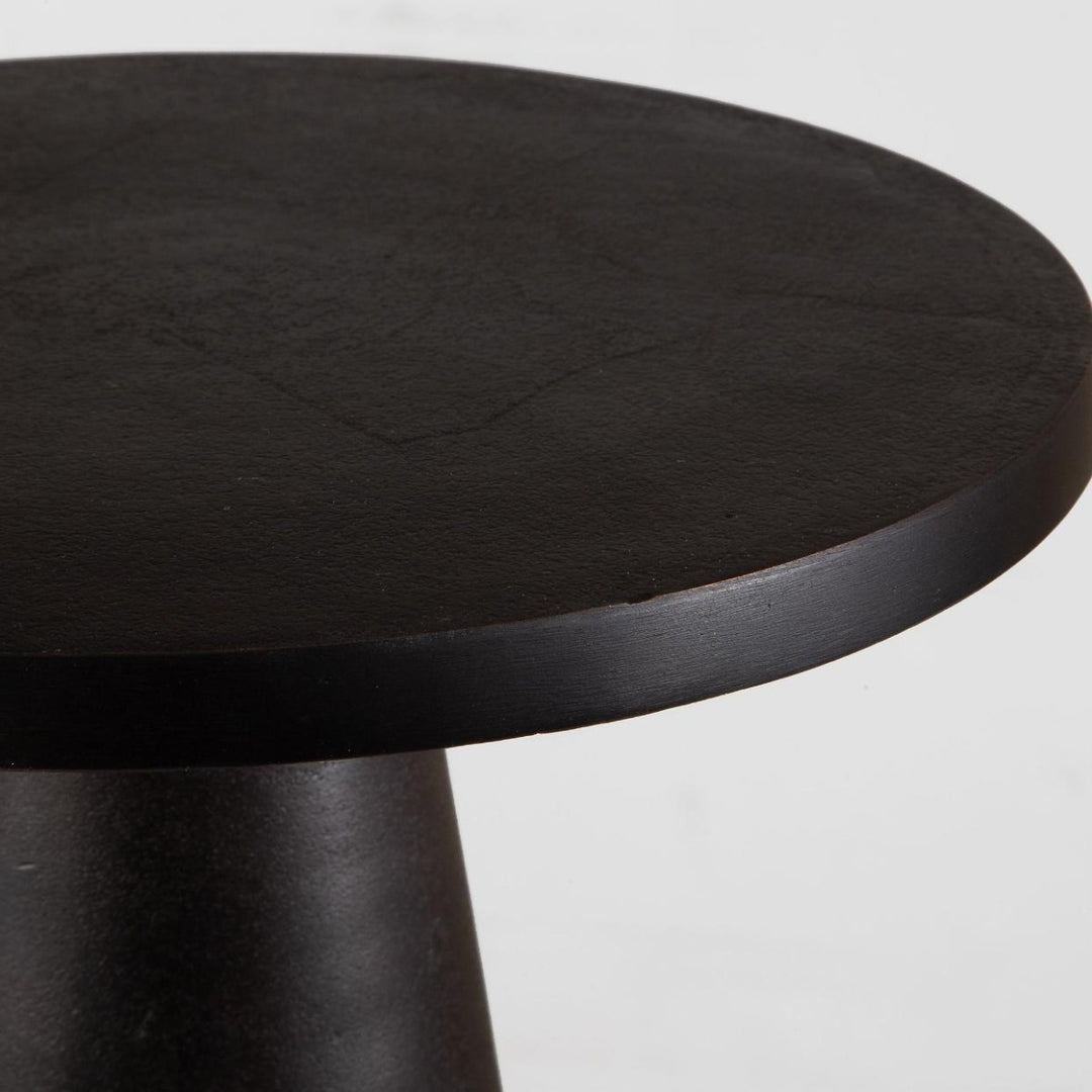 Tulip Round Side Table - Black Keiichi 4