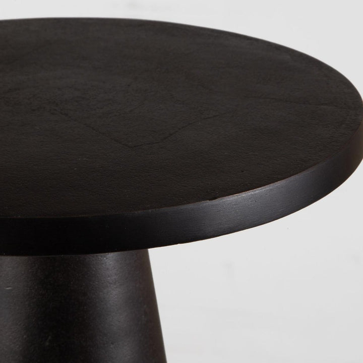 Tulip Round Side Table - Black Keiichi 4