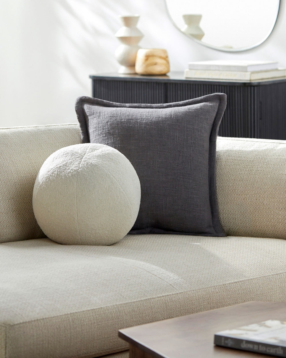 Winsten Knitted Round Cushion 30x30cm Keiichi 2