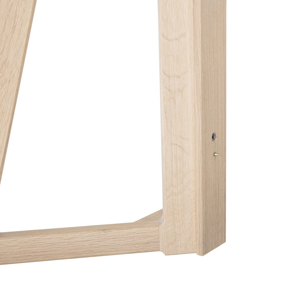 Owen Extending Round Dining Table - Natural Oak Bloomingville 10