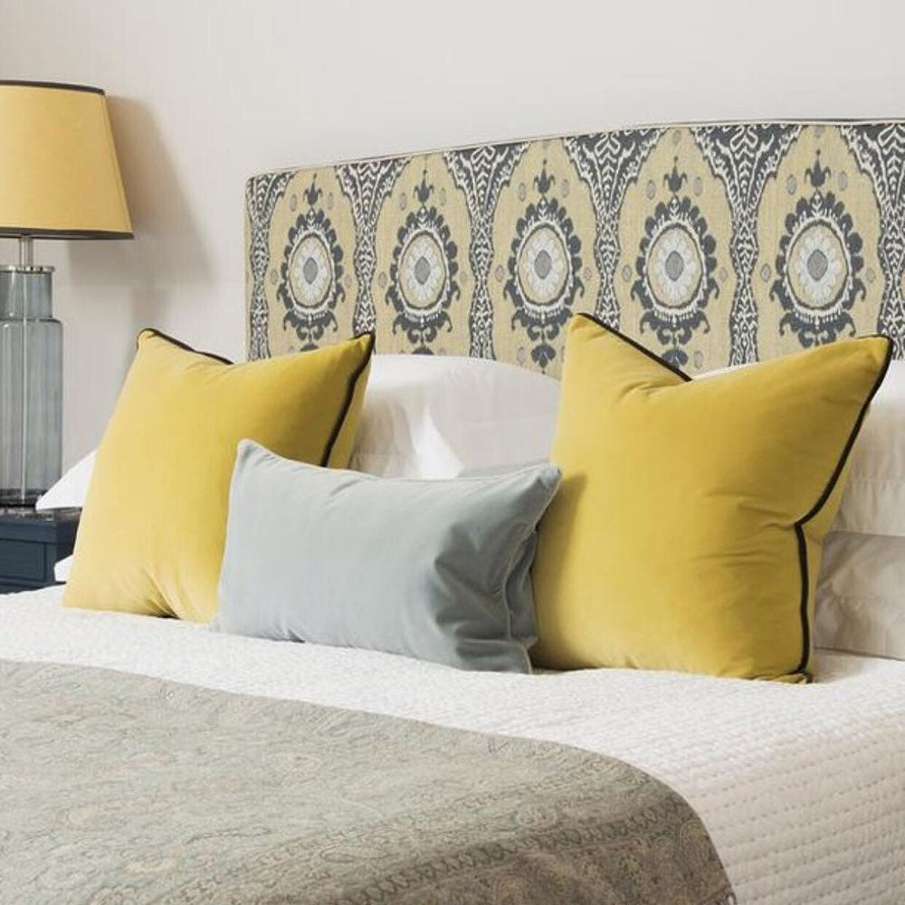 Andrew Martin Pelham Cushion Pear / Chocolate