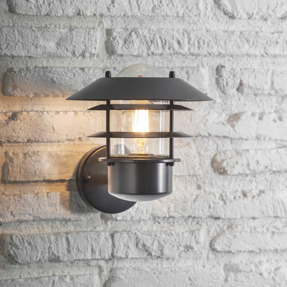 Garden Trading Strand Outdoor Light in Carbon