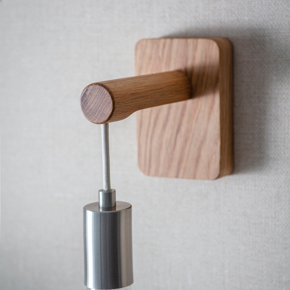 Garden Trading Rathborne Wall Light in Oak