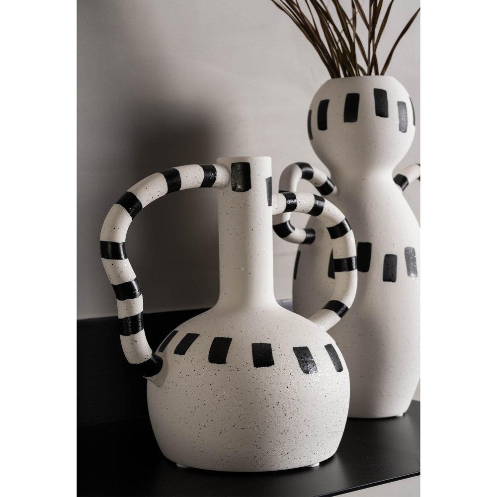 Irving Vase LiangAndEimil 3