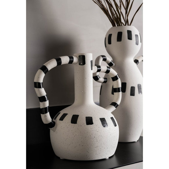 Irving Vase LiangAndEimil 3