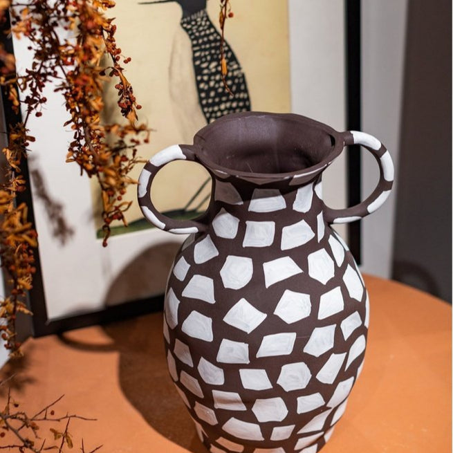 Lark Vase LiangAndEimil 3