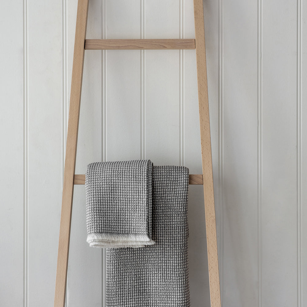 Garden Trading Southbourne Towel Ladder in Beech