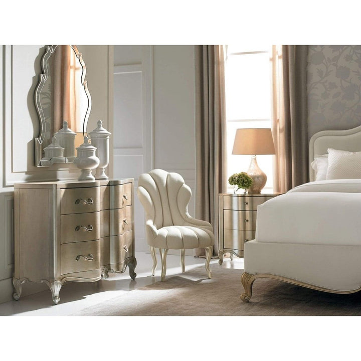 Who'a The Fairest One of All? Mirror Caracole 4