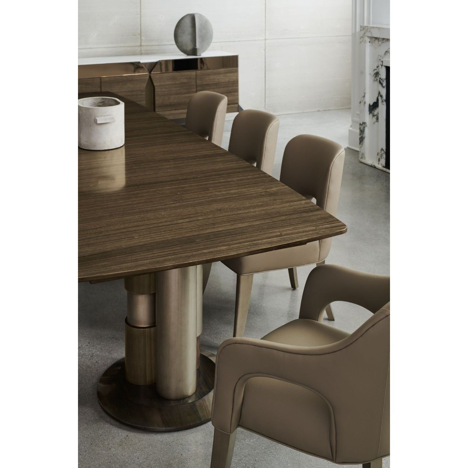 Caracole La Moda Dining Table